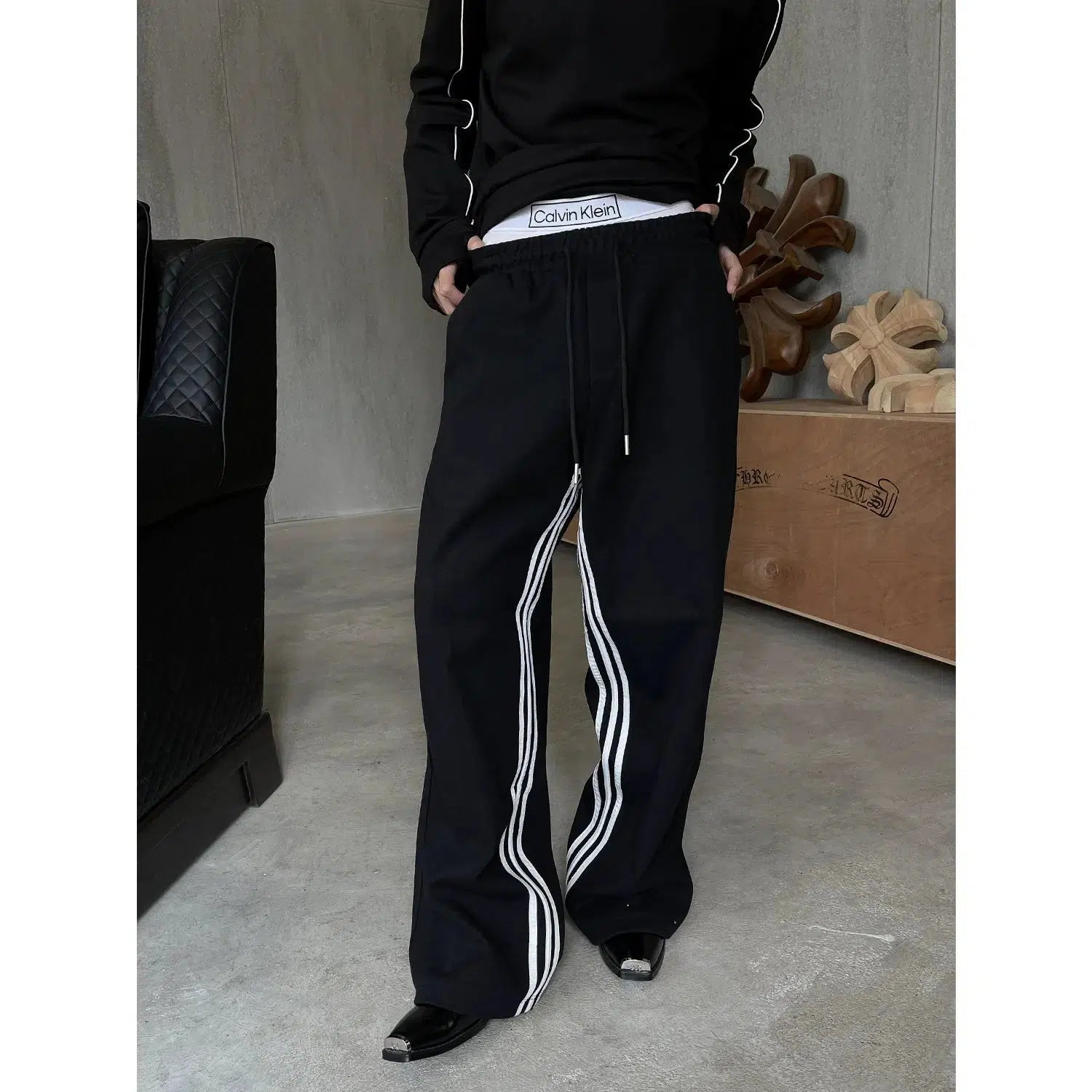 Thermal - Lined Women's Sweatpants in Charcoal for Extreme Cold Weather ProtectionAthletic Stripe Casual Sweatpants Thermal - Lined Women's Sweatpants in Charcoal for Extreme Cold Weather ProtectionAthletic Stripe Casual Sweatpants