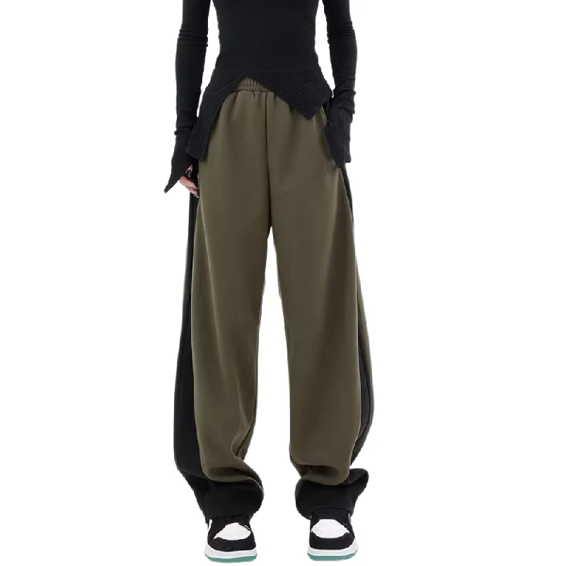 High - Waisted Women's Jogger Sweatpants in Black with Zip Pockets for a Stylish and Practical LookStreet Artistic Panel Loose Sweatpants High - Waisted Women's Jogger Sweatpants in Black with Zip Pockets for a Stylish and Practical LookStreet Artistic Panel Loose Sweatpants