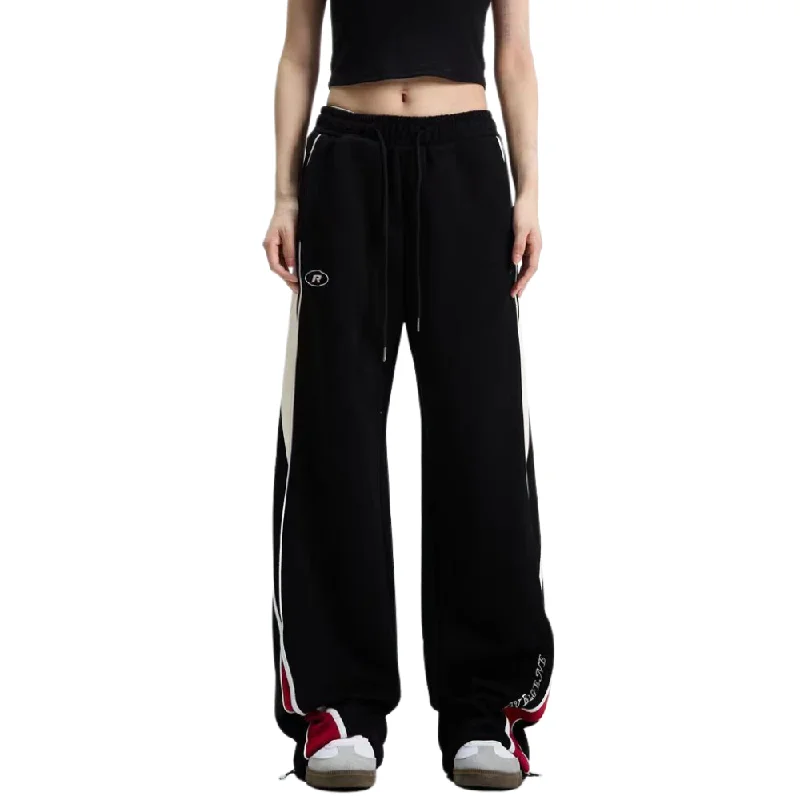 Printed Floral Women's Sweatpants in Pink for a Feminine and Spring - Inspired LookWomen's Japanese Patchwork Straight-leg Sweatpants