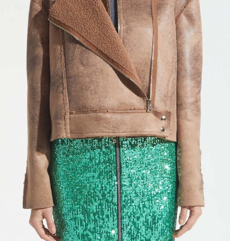 Mid - length women's down coats in a slim fit for a modern and sleek appearancePhoebe Faux Sherpa Jacket In Camel Mid - length women's down coats in a slim fit for a modern and sleek appearancePhoebe Faux Sherpa Jacket In Camel
