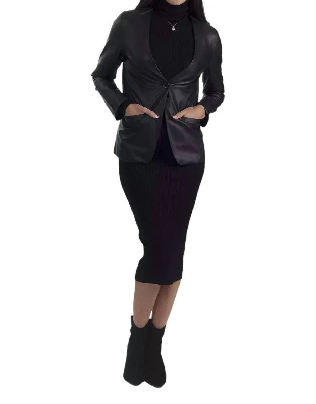 Women's Slim - Fit Blazers in Charcoal Gray for a Professional AppearanceSingle-Button V-Neck Blazer In Black Women's Slim - Fit Blazers in Charcoal Gray for a Professional AppearanceSingle-Button V-Neck Blazer In Black