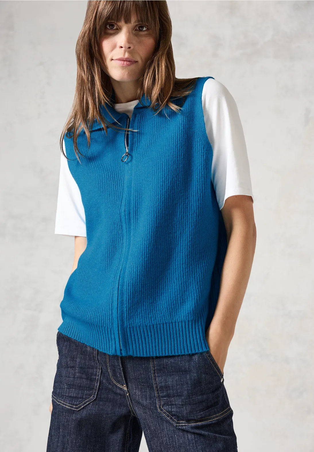 Women's Ribbed Bodycon Sweater in Red for a Sexy and Figure - Hugging LookCecil Sleeveless knit with collar and full zip. Navy or Aqua Blue 253834 Women's Ribbed Bodycon Sweater in Red for a Sexy and Figure - Hugging LookCecil Sleeveless knit with collar and full zip. Navy or Aqua Blue 253834