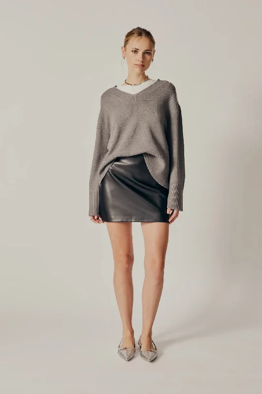 Women's Sequined Trimmed Sweater in Gold for a Glamorous Party LookDeluc Asclepias V-Neck Sweater Women's Sequined Trimmed Sweater in Gold for a Glamorous Party LookDeluc Asclepias V-Neck Sweater