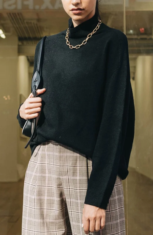 Lace - Trimmed Women's Pullovers in a Boho AestheticEveryday Pullover Top