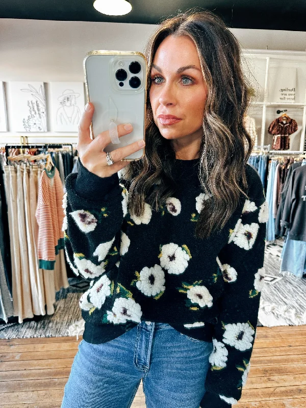 Plus Size Women's Pullovers with Pockets for PracticalityFloral Pullover Sweater-Black Plus Size Women's Pullovers with Pockets for PracticalityFloral Pullover Sweater-Black