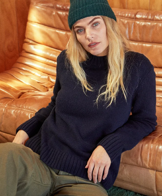 Women's Cropped Cable - Knit Merino Wool Sweater in Beige for a Trendy Fall OutfitRoma Sweater Women's Cropped Cable - Knit Merino Wool Sweater in Beige for a Trendy Fall OutfitRoma Sweater