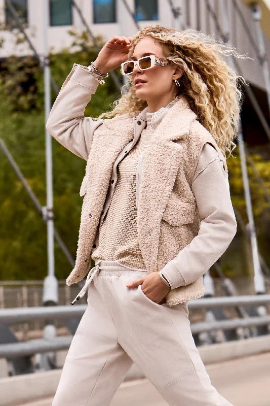 Sleeveless Women's Cashmere Vests for a Luxurious LayerSherpa Vest Sleeveless, Latte Sleeveless Women's Cashmere Vests for a Luxurious LayerSherpa Vest Sleeveless, Latte