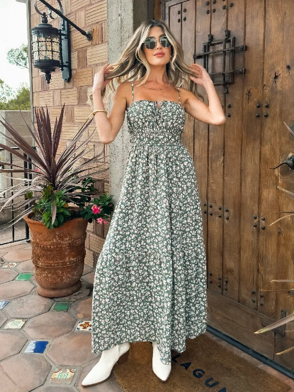 Empire Waist Women Dress to Accentuate the Bust and Conceal the WaistAutumn Breeze Maxi Dress Empire Waist Women Dress to Accentuate the Bust and Conceal the WaistAutumn Breeze Maxi Dress