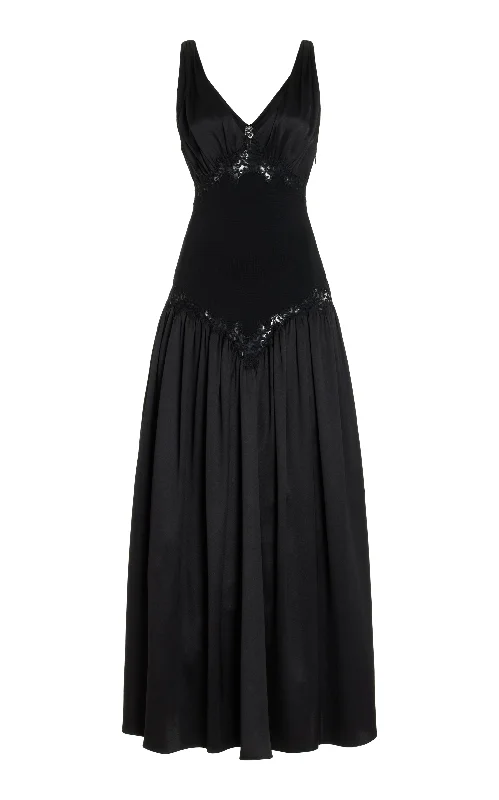 Sheath Women Dress with a Tailored Fit for a Professional LookHighland Lace Maxi Dress in Black Silk Satin Sheath Women Dress with a Tailored Fit for a Professional LookHighland Lace Maxi Dress in Black Silk Satin