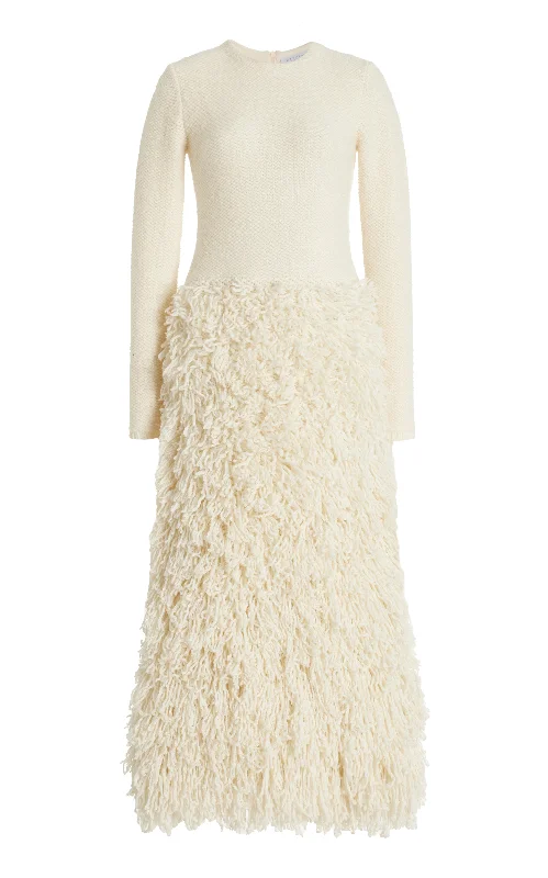 Ruffled Women Dress with Multiple Layers for a Playful and Girly StyleTurner Knit Maxi Dress in Ivory Virgin Wool Cashmere Silk Ruffled Women Dress with Multiple Layers for a Playful and Girly StyleTurner Knit Maxi Dress in Ivory Virgin Wool Cashmere Silk