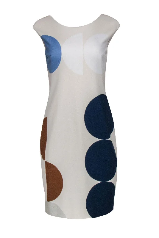 Ruffled Women Dress with Multiple Layers for a Playful and Girly Style Ruffled Women Dress with Multiple Layers for a Playful and Girly Style Akris Punto - Cream, Blue & Tan Circle Print Sleeveless Dress Sz S