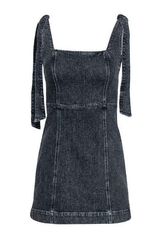 Halter Neck Women Dress to Show Off the Shoulders and Neckline Halter Neck Women Dress to Show Off the Shoulders and Neckline Alice & Olivia - Black Denim Sleeveless Sheath Dress Sz 0 Halter Neck Women Dress to Show Off the Shoulders and Neckline Halter Neck Women Dress to Show Off the Shoulders and Neckline Alice & Olivia - Black Denim Sleeveless Sheath Dress Sz 0