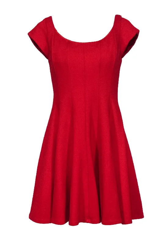 Plus Size Women Dress with a Flattering A - Line Cut for Comfort and Style Plus Size Women Dress with a Flattering A - Line Cut for Comfort and Style Bailey 44 - Red Cap Sleeve Fit & Flare Scoop Neck Dress Sz L