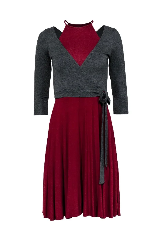 Wrap - Style Women Dress with Adjustable Fit for All Body Types Wrap - Style Women Dress with Adjustable Fit for All Body Types Bailey 44 - Red High-Neck Fitted Dress w/ Gray Side-Tie Cardigan Sz XS