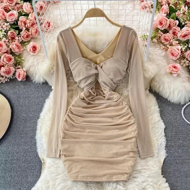 Empire Waist Women Dress to Accentuate the Bust and Conceal the Waist Empire Waist Women Dress to Accentuate the Bust and Conceal the Waist Beth Bodycon Dress