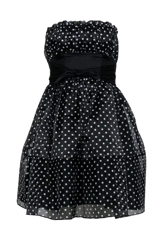 Off - the - Shoulder Women Dress for a Romantic and Feminine Look Off - the - Shoulder Women Dress for a Romantic and Feminine Look Betsey Johnson - Black & White Polka Dot Strapless Fit & Flare Dress Sz 4 Off - the - Shoulder Women Dress for a Romantic and Feminine Look Off - the - Shoulder Women Dress for a Romantic and Feminine Look Betsey Johnson - Black & White Polka Dot Strapless Fit & Flare Dress Sz 4