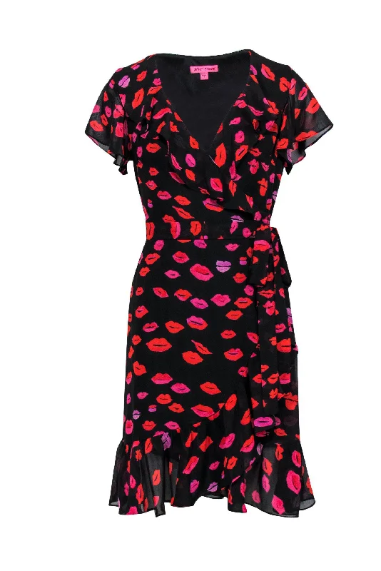 Pleated Women Dress with a Timeless and Elegant Texture Pleated Women Dress with a Timeless and Elegant Texture Betsey Johnson - Black, Red & Purple Lip Print Short Sleeve Wrap Dress Sz 8 Pleated Women Dress with a Timeless and Elegant Texture Pleated Women Dress with a Timeless and Elegant Texture Betsey Johnson - Black, Red & Purple Lip Print Short Sleeve Wrap Dress Sz 8