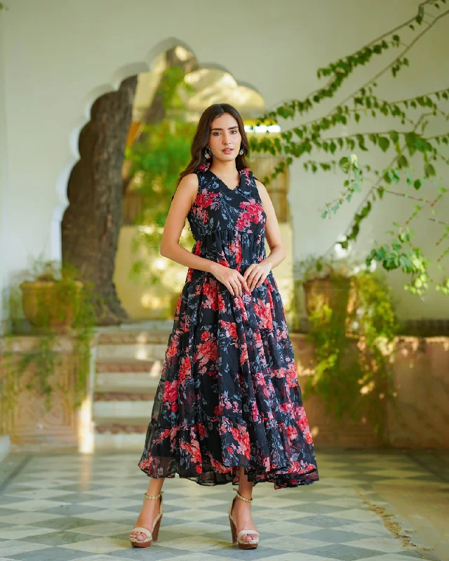 Empire Waist Women Dress to Accentuate the Bust and Conceal the Waist Empire Waist Women Dress to Accentuate the Bust and Conceal the Waist Black Tiered & Floral Tie-up Dress Empire Waist Women Dress to Accentuate the Bust and Conceal the Waist Empire Waist Women Dress to Accentuate the Bust and Conceal the Waist Black Tiered & Floral Tie-up Dress
