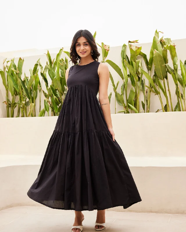 Maxi Women Dress with Floral Print for a Bohemian Vibe Maxi Women Dress with Floral Print for a Bohemian Vibe Black Tiered Maxi Dress Maxi Women Dress with Floral Print for a Bohemian Vibe Maxi Women Dress with Floral Print for a Bohemian Vibe Black Tiered Maxi Dress