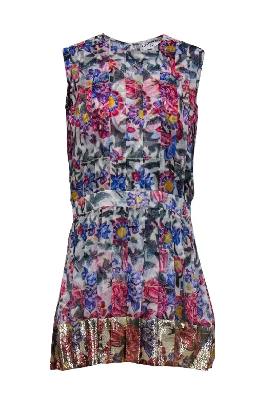 Empire Waist Women Dress to Accentuate the Bust and Conceal the Waist Empire Waist Women Dress to Accentuate the Bust and Conceal the Waist Chanel - White & Multicolored Floral Print Pleated Silk Dress w/ Metallic Hem Sz 4