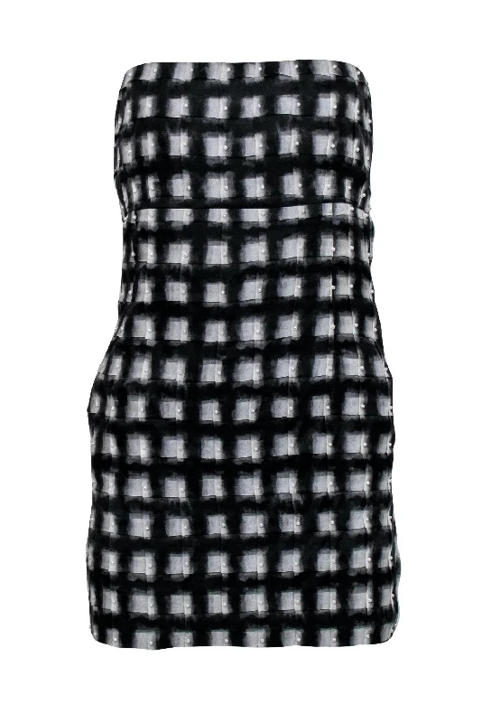 Printed Abstract Women Dress for a Modern and Artistic Appeal Printed Abstract Women Dress for a Modern and Artistic Appeal Chanel - Black & White Textured Silk Strapless Dress w/ Pearls Sz 6 Printed Abstract Women Dress for a Modern and Artistic Appeal Printed Abstract Women Dress for a Modern and Artistic Appeal Chanel - Black & White Textured Silk Strapless Dress w/ Pearls Sz 6