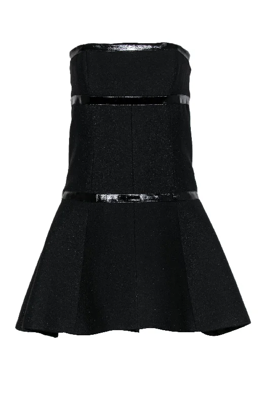 Lace - Embellished Women Dress for an Elegant and Sophisticated Appearance Lace - Embellished Women Dress for an Elegant and Sophisticated Appearance Chanel - Black Strapless Metallic Flared Dress Sz 6