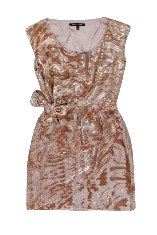 Halter Neck Women Dress to Show Off the Shoulders and Neckline Halter Neck Women Dress to Show Off the Shoulders and Neckline Cynthia Steffe - Gold & Champagne Metallic Velvet Side-Tie Dress Sz 2 Halter Neck Women Dress to Show Off the Shoulders and Neckline Halter Neck Women Dress to Show Off the Shoulders and Neckline Cynthia Steffe - Gold & Champagne Metallic Velvet Side-Tie Dress Sz 2