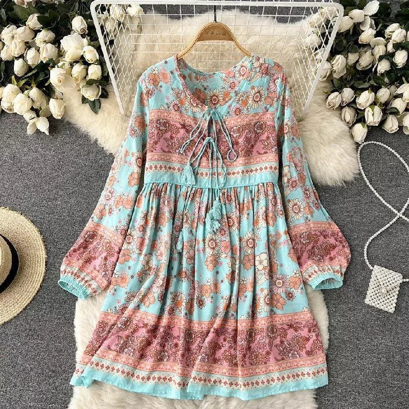 Halter Neck Women Dress to Show Off the Shoulders and Neckline Halter Neck Women Dress to Show Off the Shoulders and Neckline Derek Holiday Dress Halter Neck Women Dress to Show Off the Shoulders and Neckline Halter Neck Women Dress to Show Off the Shoulders and Neckline Derek Holiday Dress