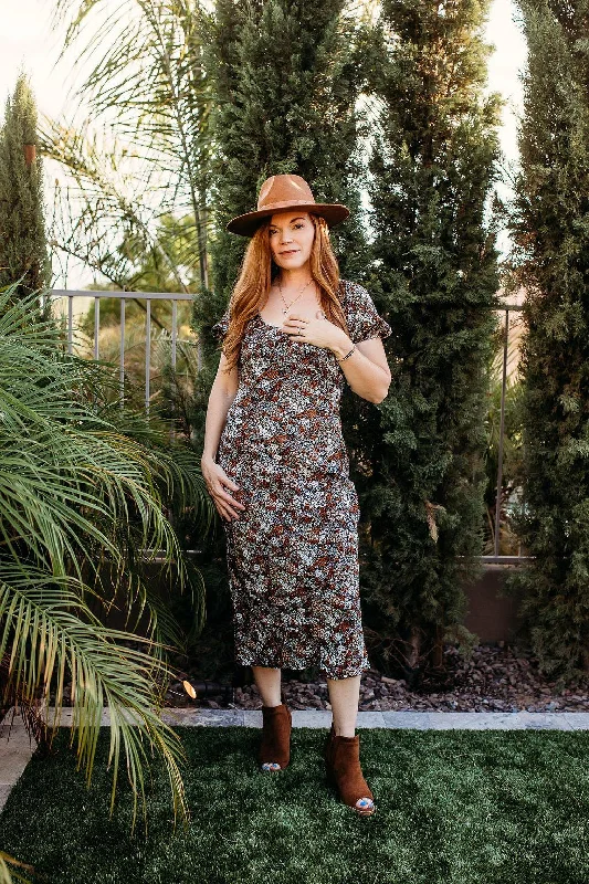 Long - Sleeve Women Dress in Velvet for a Luxurious Winter Look Long - Sleeve Women Dress in Velvet for a Luxurious Winter Look Floral Fitted Midi Dress