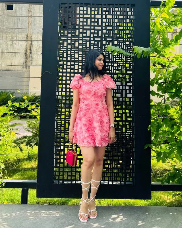 Shift Women Dress with a Simple and Classic Design for Everyday Wear Shift Women Dress with a Simple and Classic Design for Everyday Wear Harrold 3D Floral Dress