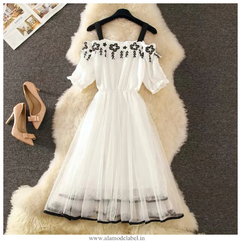 Empire Waist Women Dress to Accentuate the Bust and Conceal the Waist Empire Waist Women Dress to Accentuate the Bust and Conceal the Waist Kamiya Embroidered Dress Empire Waist Women Dress to Accentuate the Bust and Conceal the Waist Empire Waist Women Dress to Accentuate the Bust and Conceal the Waist Kamiya Embroidered Dress