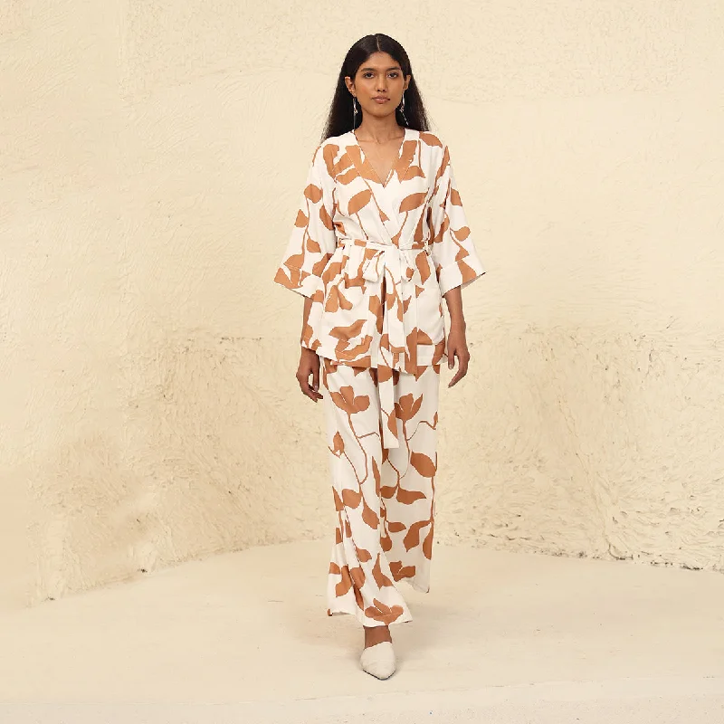Sheath Women Dress with a Tailored Fit for a Professional Look Sheath Women Dress with a Tailored Fit for a Professional Look Tencel Twill Printed Co-Ord Set for Women | White & Beige