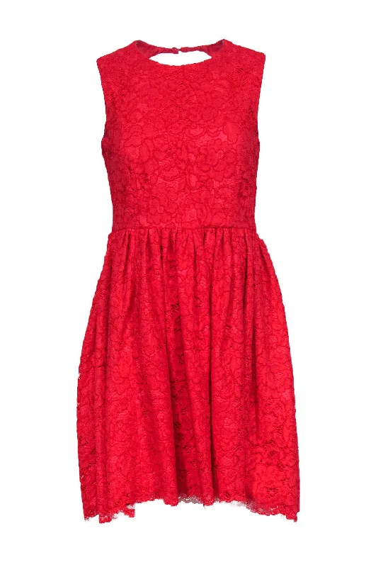 Off - the - Shoulder Women Dress for a Romantic and Feminine Look Off - the - Shoulder Women Dress for a Romantic and Feminine Look Kate Spade - Coral Floral Lace Sleeveless Fit & Flare Dress Sz S Off - the - Shoulder Women Dress for a Romantic and Feminine Look Off - the - Shoulder Women Dress for a Romantic and Feminine Look Kate Spade - Coral Floral Lace Sleeveless Fit & Flare Dress Sz S