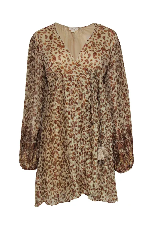Ball Gown Women Dress with a Full Skirt for a Princess - like Look Ball Gown Women Dress with a Full Skirt for a Princess - like Look Let Me Be - Golden Tan Paisley Pintuck Peasant Dress Sz S