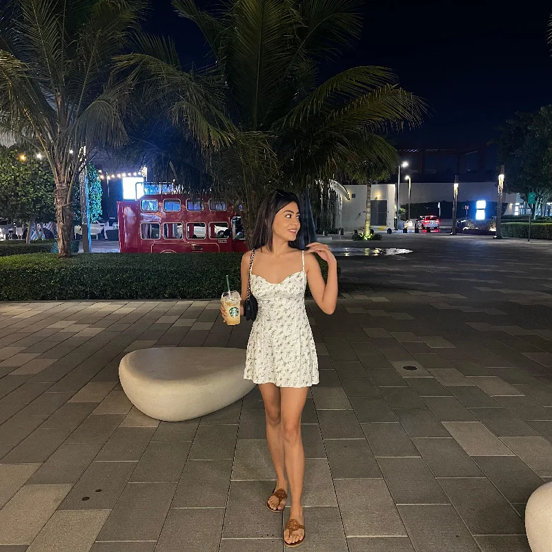 Ruffled Women Dress with Multiple Layers for a Playful and Girly Style Ruffled Women Dress with Multiple Layers for a Playful and Girly Style Minnie Floral Summer Day Short Dress