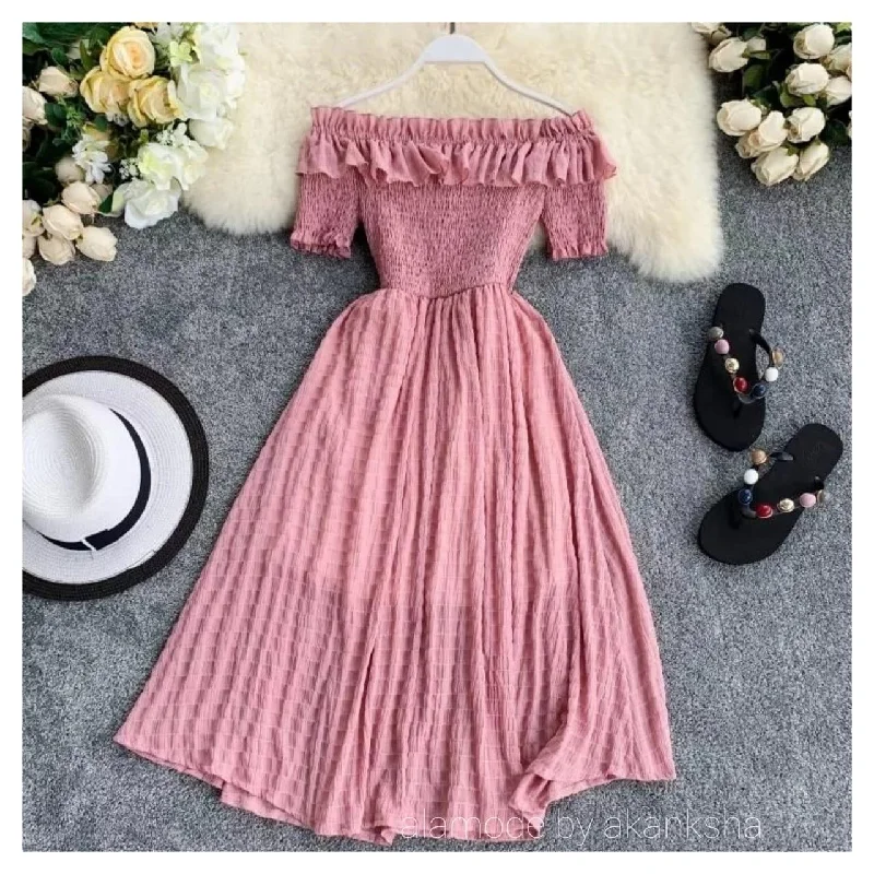 Halter Neck Women Dress to Show Off the Shoulders and Neckline Halter Neck Women Dress to Show Off the Shoulders and Neckline Off Shoulder Florida Dress Halter Neck Women Dress to Show Off the Shoulders and Neckline Halter Neck Women Dress to Show Off the Shoulders and Neckline Off Shoulder Florida Dress
