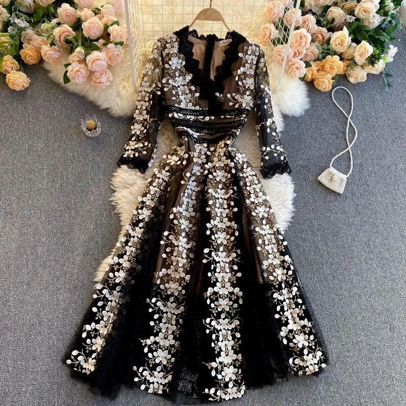 Pleated Women Dress with a Timeless and Elegant Texture Pleated Women Dress with a Timeless and Elegant Texture Orleans Embroidered Lace Mesh Midi Dress