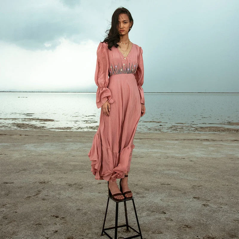 Shift Women Dress with a Simple and Classic Design for Everyday Wear Shift Women Dress with a Simple and Classic Design for Everyday Wear Pure Silk Pink Puffed Pounce Sleeves Dress Shift Women Dress with a Simple and Classic Design for Everyday Wear Shift Women Dress with a Simple and Classic Design for Everyday Wear Pure Silk Pink Puffed Pounce Sleeves Dress
