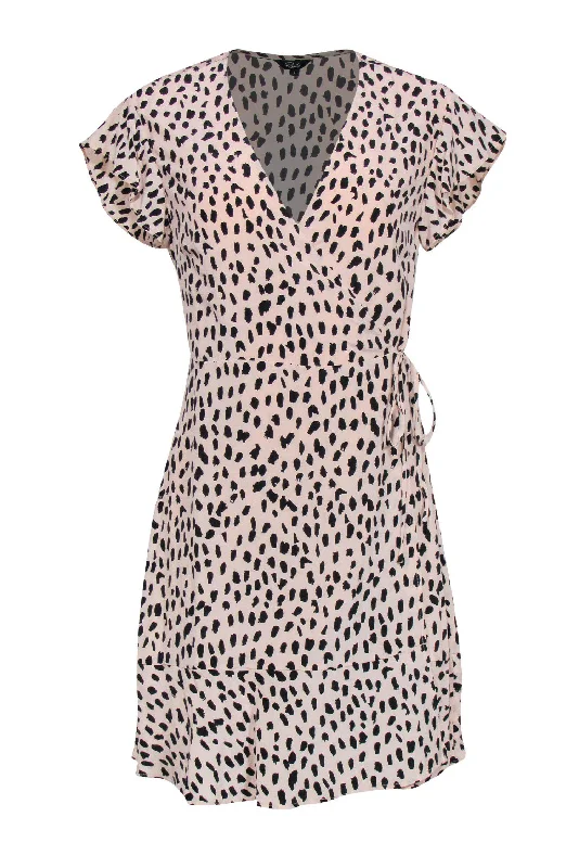 Halter Neck Women Dress to Show Off the Shoulders and Neckline Halter Neck Women Dress to Show Off the Shoulders and Neckline Rails - Light Pink & Black Leopard Print Short Sleeve Fit & Flare Dress Sz S Halter Neck Women Dress to Show Off the Shoulders and Neckline Halter Neck Women Dress to Show Off the Shoulders and Neckline Rails - Light Pink & Black Leopard Print Short Sleeve Fit & Flare Dress Sz S