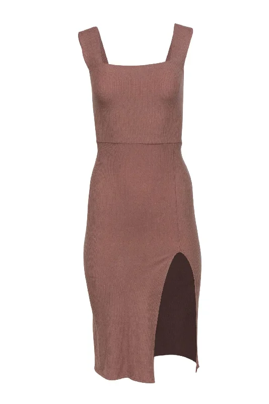 Empire Waist Women Dress to Accentuate the Bust and Conceal the Waist Empire Waist Women Dress to Accentuate the Bust and Conceal the Waist Reformation - Beige Ribbed Bodycon Midi Dress w/ Wide Straps & Slit Sz 00 Empire Waist Women Dress to Accentuate the Bust and Conceal the Waist Empire Waist Women Dress to Accentuate the Bust and Conceal the Waist Reformation - Beige Ribbed Bodycon Midi Dress w/ Wide Straps & Slit Sz 00