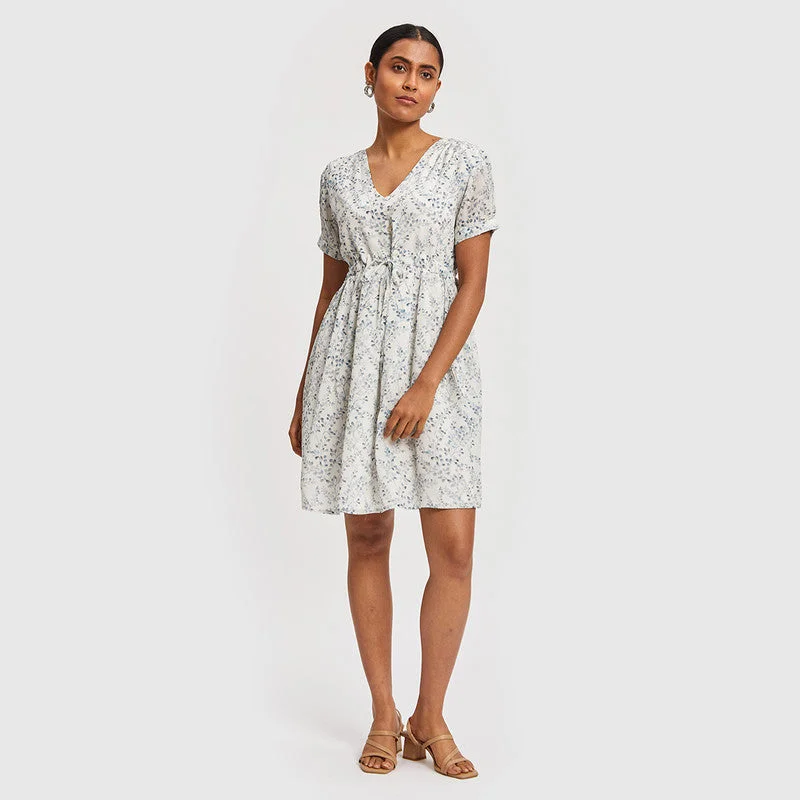 Sleeveless Women Dress in Bright Colors for Summer Parties Sleeveless Women Dress in Bright Colors for Summer Parties Bemberg Crepe Women Short Dress | Floral Print | Blue & White Sleeveless Women Dress in Bright Colors for Summer Parties Sleeveless Women Dress in Bright Colors for Summer Parties Bemberg Crepe Women Short Dress | Floral Print | Blue & White