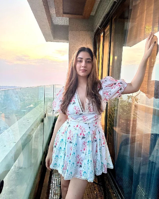 Sheath Women Dress with a Tailored Fit for a Professional Look Sheath Women Dress with a Tailored Fit for a Professional Look Sophie Statement Dress Sheath Women Dress with a Tailored Fit for a Professional Look Sheath Women Dress with a Tailored Fit for a Professional Look Sophie Statement Dress