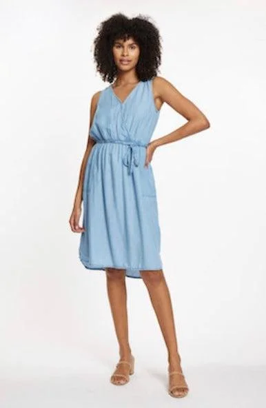 Lace - Embellished Women Dress for an Elegant and Sophisticated Appearance Lace - Embellished Women Dress for an Elegant and Sophisticated Appearance Tencel Dress