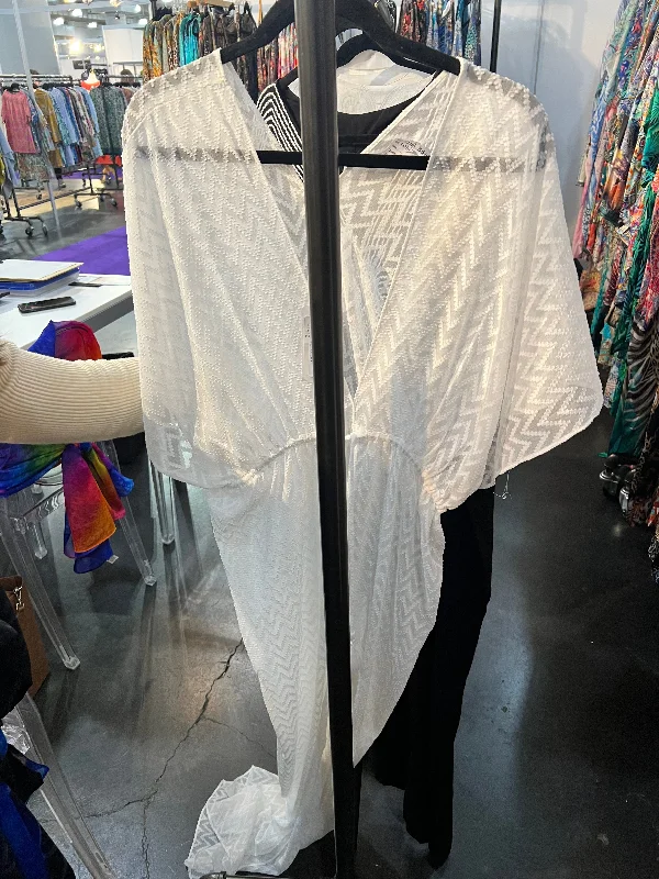 Empire Waist Women Dress to Accentuate the Bust and Conceal the Waist Empire Waist Women Dress to Accentuate the Bust and Conceal the Waist White Caftan Empire Waist Women Dress to Accentuate the Bust and Conceal the Waist Empire Waist Women Dress to Accentuate the Bust and Conceal the Waist White Caftan