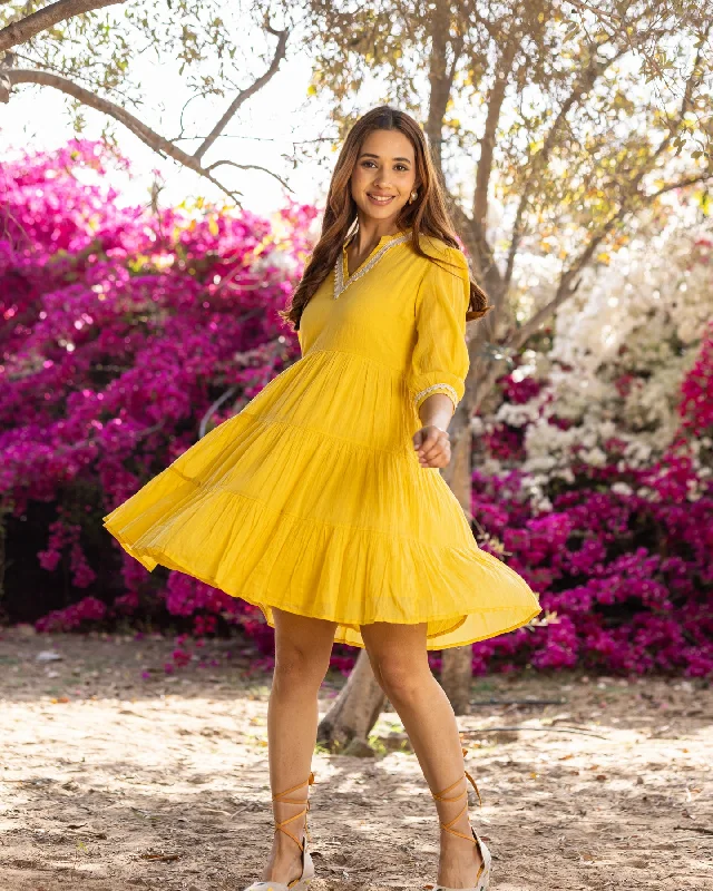 Strapless Women Dress with a Built - in Bra for Comfort and Support Strapless Women Dress with a Built - in Bra for Comfort and Support Classic Yellow Lace Dress