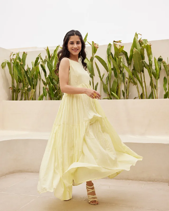 Ball Gown Women Dress with a Full Skirt for a Princess - like Look Ball Gown Women Dress with a Full Skirt for a Princess - like Look Yellow Tiered Maxi Dress